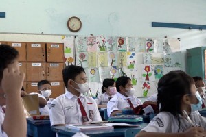 PTM 100 Persen Jalan Terus Meski Covid-19 Belum Reda, Pemerintah Ingatkan Jaga Prokes