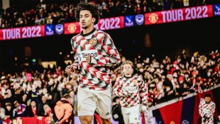Mengenal Zidane Iqbal, Pemain Muslim MU Berdarah Irak dan Pakistan