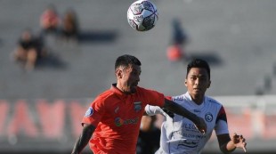 Diwarnai 2 Kartu Merah, Borneo FC taklukkan Arema FC 3-0