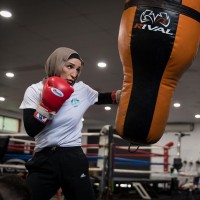 Tina Rahimi Petinju Berhijab Australia Dengarkan Murottal Sebelum Tanding