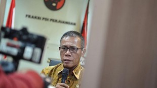 Politikus PDIP Ini Tampil Trendy di Kawasan Sudirman
