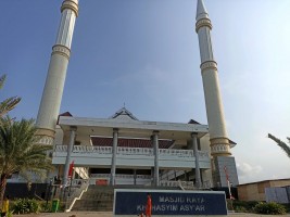 Masjid Raya KH Hasyim Asyari Fasilitasi Infak Jamaah dengan QRIS