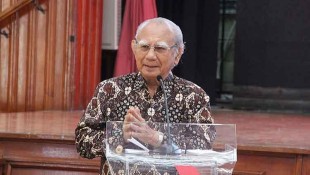 Emil Salim Terinspirasi Pelajari Peradaban Islam dari Guru Kristen