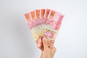 Jokowi Instruksikan BLT Pengalihan Subsidi BBM Rp600.000 Per Orang