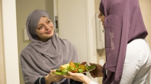 7 Adab Bertetangga yang Diajarkan Rasulullah SAW