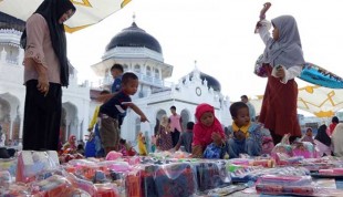 Benarkah Jual Beli di Masjid Sepenuhnya Dilarang? Begini Penjelasan Ulama