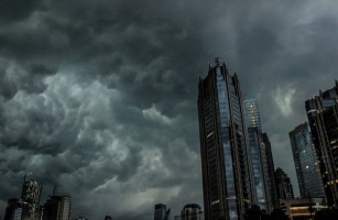 Lafazkan Doa Ini saat Hujan Lebat Disertai Angin Kencang dan Petir