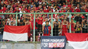 Momen Saat Suporter Dukung Klub Favorit dengan Shalawat