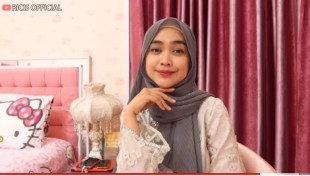 Tutorial Jilbab Plisket Rapi Seharian, Cukup Siapkan Jarum Pentul