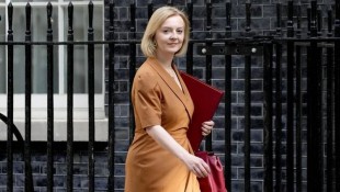 45 Hari Menjabat, PM Inggris Liz Truss Putuskan Mundur