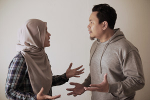 Syarah Hadis: Padamkan Amarah dengan Mohon Perlindungan ke Allah