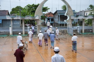 Selain Pahala, Rutin Jalan Kaki ke Masjid Berkhasiat Turunkan Kolesterol