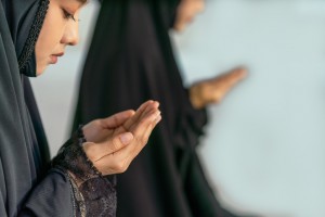 Istighfar, Salat, hingga Umrah, Cara Muslim Jeda dari Masalah