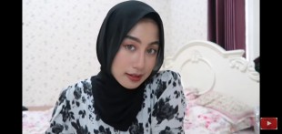 Tetap Rapi, Ini Tutorial Hijab Pashmina Tanpa Jarum Pentul dan Peniti