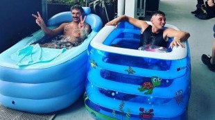 Aksi Lucu Pebalap WSBK Mandalika: Berendam di Kolam Anak-anak