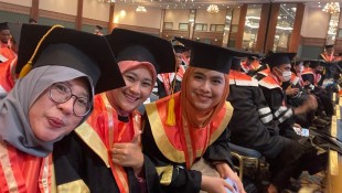 Gemar Sekolah, Rektor IAI Tazkia Sabet Gelar Doktor Kedua Kalinya