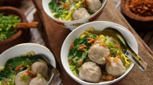 7 Rekomendasi Jajanan Khas Indonesia, Cocok Saat Musim Hujan