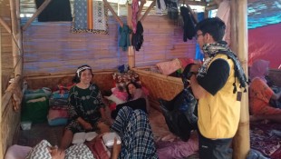Penyintas di Cianjur Trauma Gempa Susulan, Berdesakan di Tenda Pengungsian