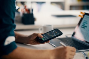 Masyarakat Indonesia Makin Melek Investasi, 71% Lewat Aplikasi