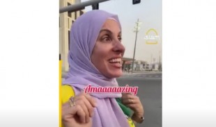 Syiar Islam di Qatar: Fans Wanita Piala Dunia 2022 Bahagia Diajak Pakai Hijab