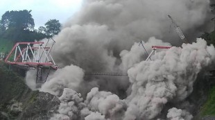 Gunung Semeru Alami Erupsi 24 Kali dalam Sehari