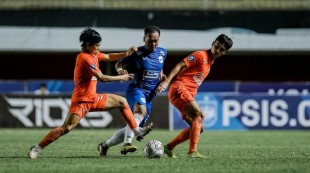 Borneo FC Hajar PSIS 4-2, Ian Gillan Kecewa Pemain Lengah di Babak Pertama