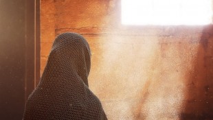 Muslim Harus Bisa Menjaga Lisan atau Sebaiknya Diam