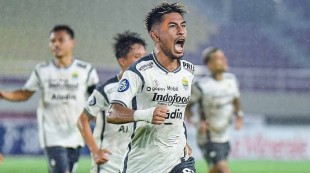 Gol Telat Daisuke Sato Selamatkan Persib dari Kekalahan