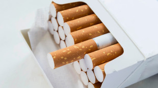 Jokowi Ungkap Alasan Larang Penjualan Rokok Ketengan