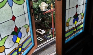 Cara Sikapi Keberadaan Kuburan di Dalam Ruangan Masjid