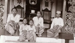 Belajar Ketahanan Psikologis Keluarga Sunda, Terikat Nilai Agama dan Budaya