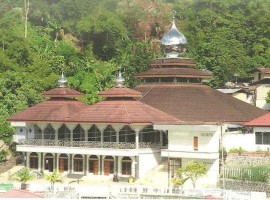 Makna Arsitektur Profetik Masjid Nurul Amin yang Rusak Akibat Gempa Papua