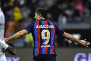 Fans Barcelona Harap-Harap Cemas, Lewandoski Absen di Laga El Clasico