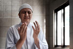Keajaiban Istighfar, Bisa Tenangkan Hati Saat Emosi