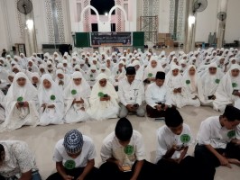 Khataman Quran Puluhan Ribu Siswa Madrasah Catat Rekor Dunia