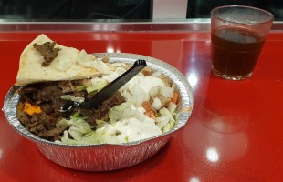 Susah Temukan Makanan Halal di Amerika, Muslimah Ini Buka Bisnis Makanan Beku