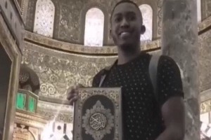 Pebasket Amerika Masuk Islam Usai Bermain di Palestina