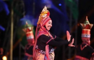 Asri Welas Sebut NTB Trendsetter Fesyen Muslimah Indonesia