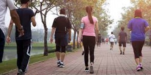Selain Kekebalan Tubuh, Manfaat Jalan Kaki Bisa Cegah Osteoporosis