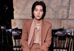 Jalani Wamil, Suga BTS Tulis Surat Menyentuh untuk ARMY