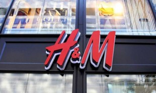 Dihujat Netizen, H&M Tarik Iklan Berunsur Pelecehan Seksual pada Anak