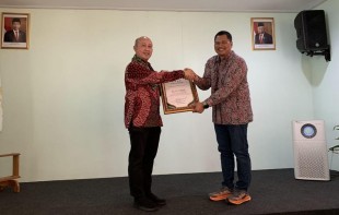 Integrasi Layanan BPJS, RSNU Tuban Terima Penghargaan Inovasi Teknologi Kesehatan