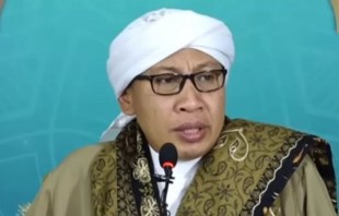 Shalat Fardhu di Kendaraan Tanpa Menghadap Kiblat, Bagaimana Hukumnya?