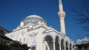 Masjid di Jepang Makin Banyak, Alqur’an Jadi Bacaan Terlaris di Amerika