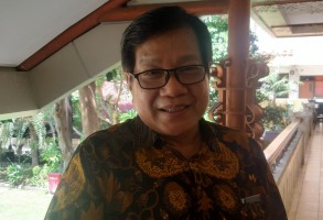 Ketua ISEI Surabaya Sebut Tantangan Sarjana Ekonomi Makin Berat
