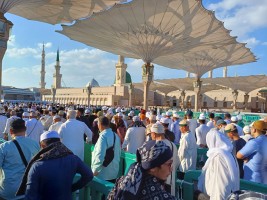 DPR Rekomendasikan Pemerintah Cabut lzin Travel Haji dan Umrah Nakal
