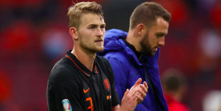 Ten Hag Reunian dengan Murid Lamanya? MU Bidik Bek Top Bayern!