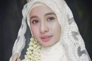 Dikabarkan Jadi Istri Ke-3 Ustadz Nuzul Dzikri, Laudya Cynthia Bella Sedih