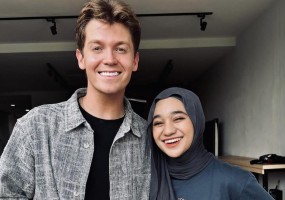 Datang ke Indonesia, Jamie Miller Ajak Nabila Idol Duet Lagu Heres Your Perfect