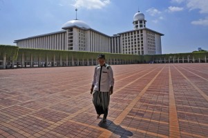 Paus Fransiskus Kunjungi Masjid Istiqlal Bertemu Para Tokoh Agama; Prof Umar Sangat Bangga